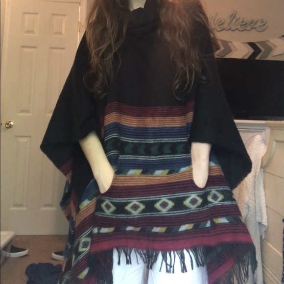 Tribal oversized poncho - Picture 3 of 4